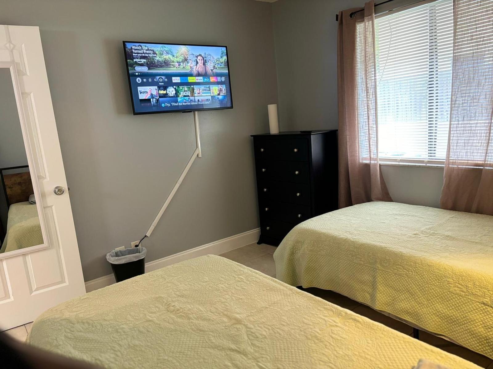 Coastal Breeze - 2Br Apartment West Palm Beach Bagian luar foto