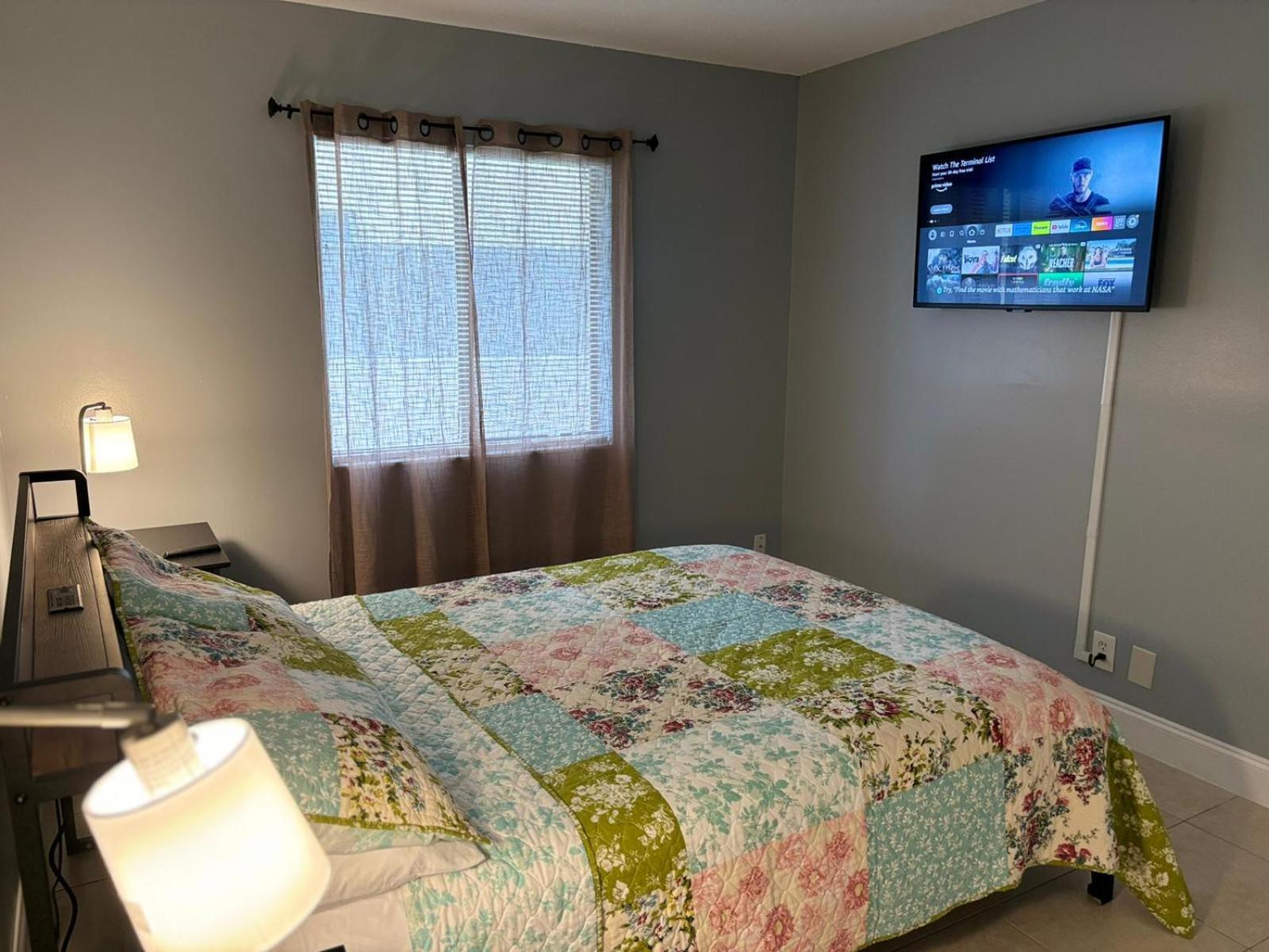 Coastal Breeze - 2Br Apartment West Palm Beach Bagian luar foto