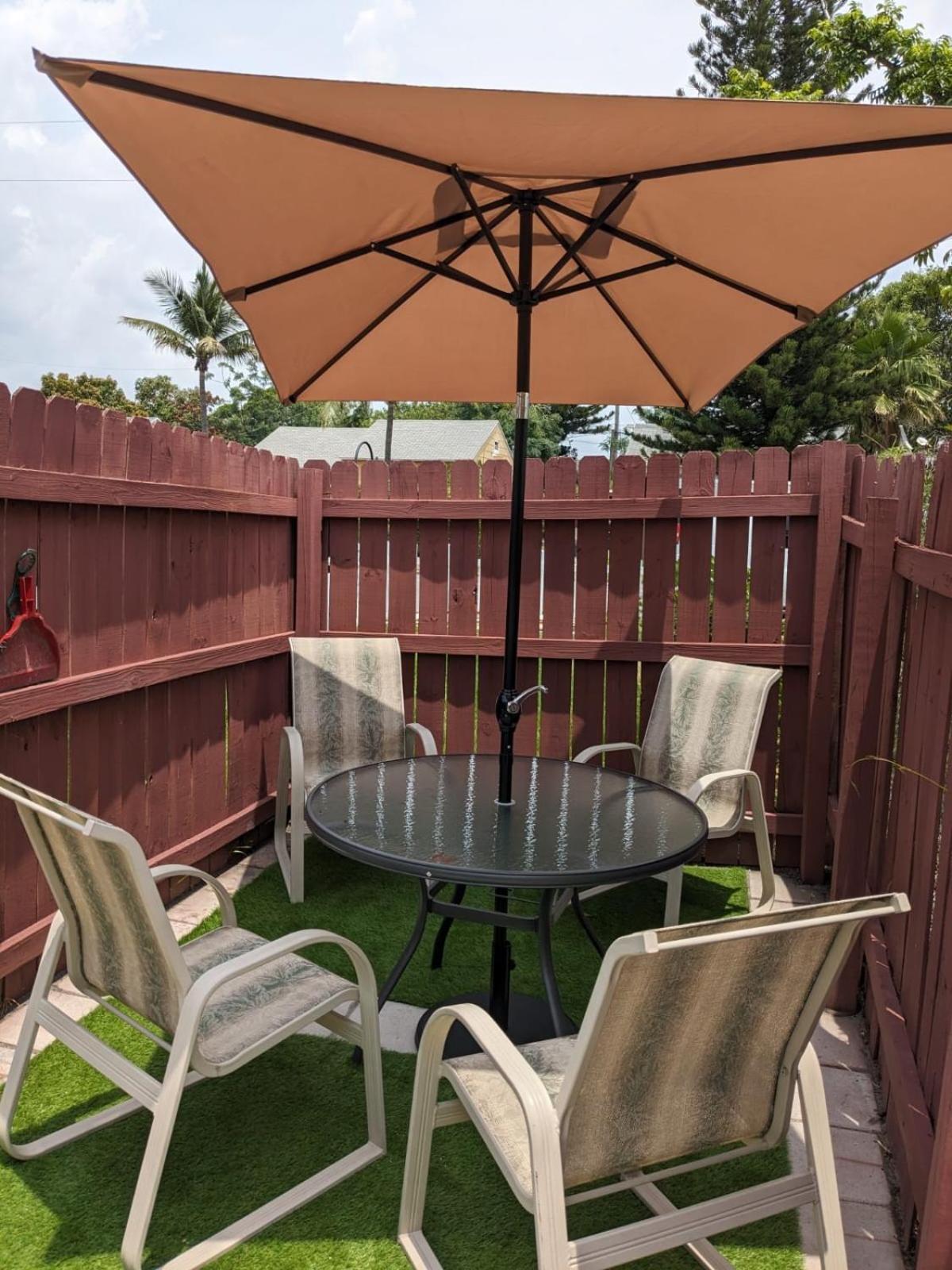 Coastal Breeze - 2Br Apartment West Palm Beach Bagian luar foto